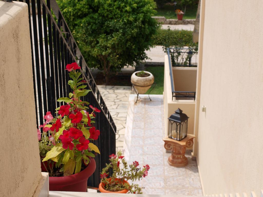 Aristotelis Apartments Razata Экстерьер фото